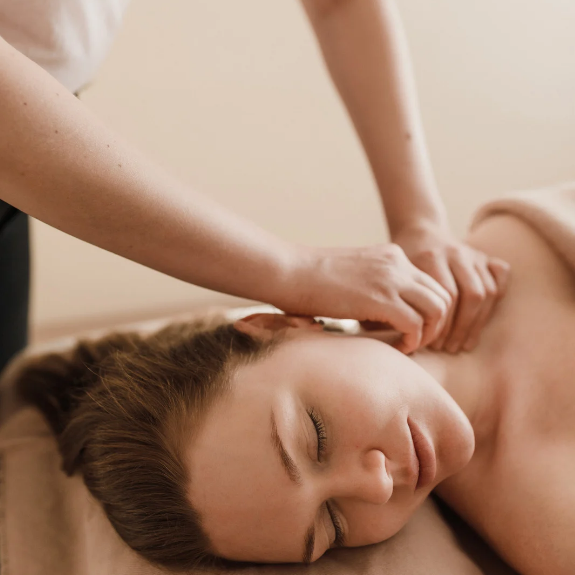 Bilder einer Kopf-Schulter-Massage